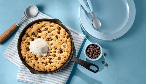 06081_CAST_IRON_GOODCOOK_8_IN_SKILLET_Packaging-Hero